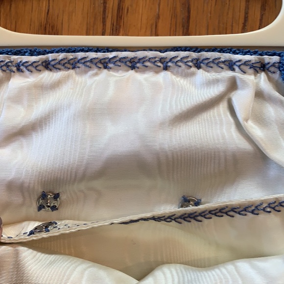 Vintage Cotton Crochet Bag Plastic Floral Handles - Picture 5 of 7